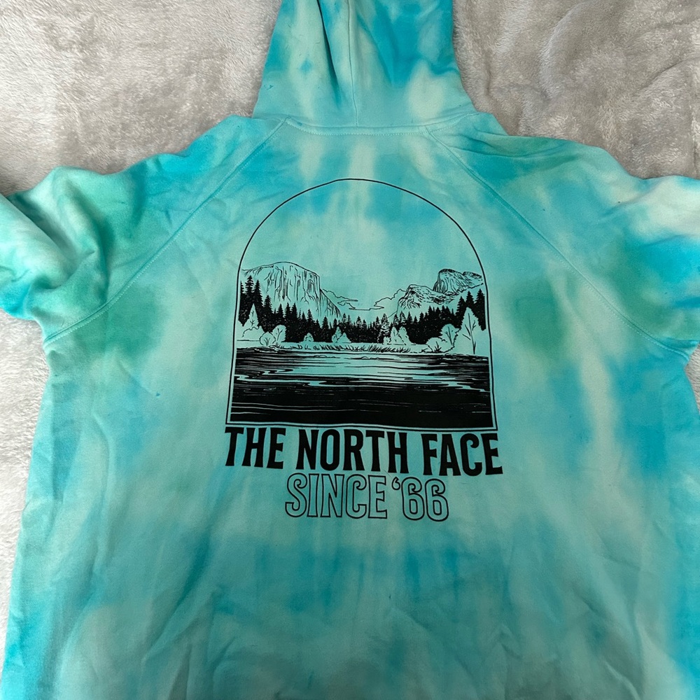 Women’s The North Face hoodie, brand new, size XL
